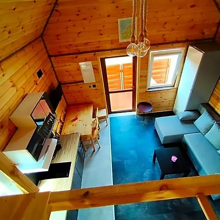 Domki Strzezenice Lodge